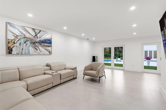 6290 SW 130th Terrace, Pinecrest, FL 33156