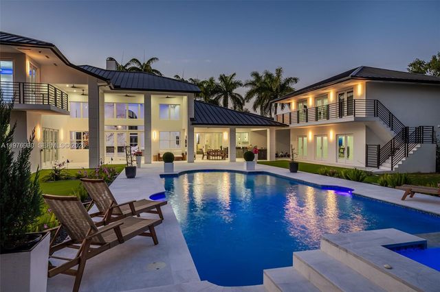 6290 SW 130th Terrace, Pinecrest, FL 33156