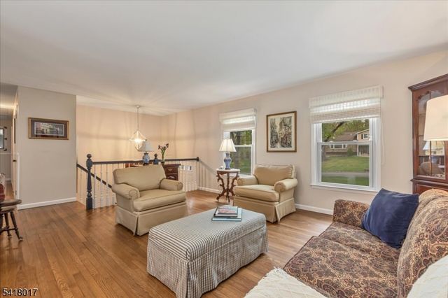 77 Windsor Way, Berkeley Heights Twp., NJ 07922