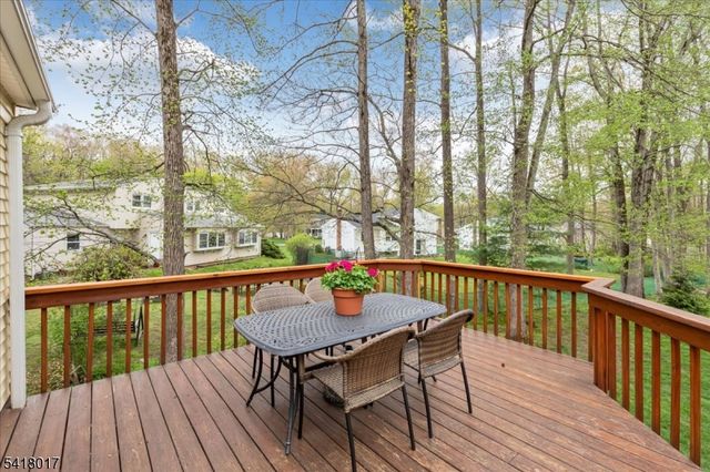 77 Windsor Way, Berkeley Heights Twp., NJ 07922