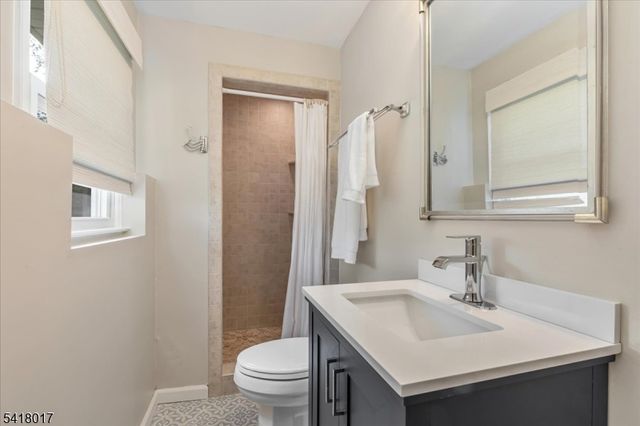 77 Windsor Way, Berkeley Heights Twp., NJ 07922