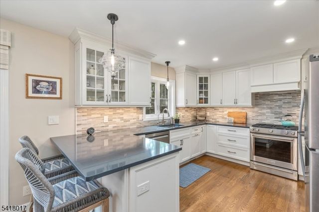 77 Windsor Way, Berkeley Heights Twp., NJ 07922