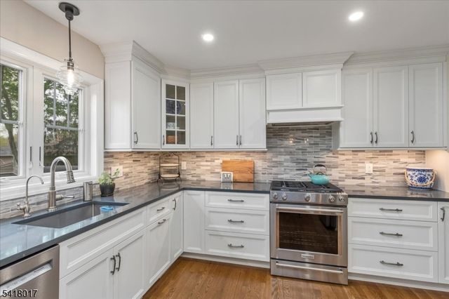 77 Windsor Way, Berkeley Heights Twp., NJ 07922