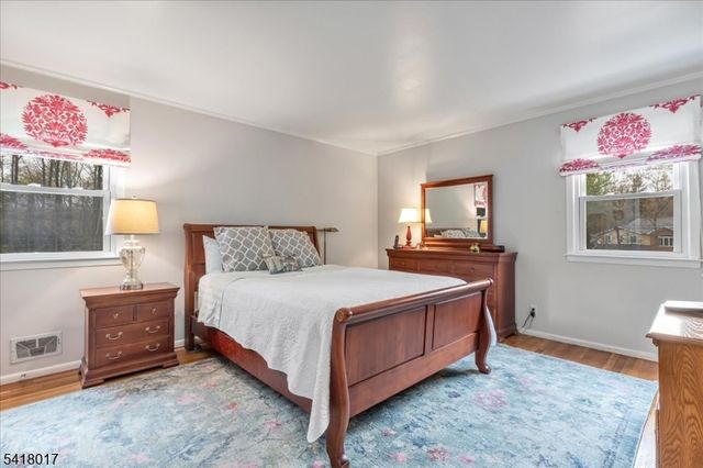 77 Windsor Way, Berkeley Heights Twp., NJ 07922