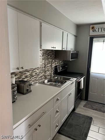 6 Aztec Lily LN, Lehigh Acres, FL 33936