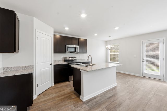 208 Norchester Avenue, Hogansville, GA 30230