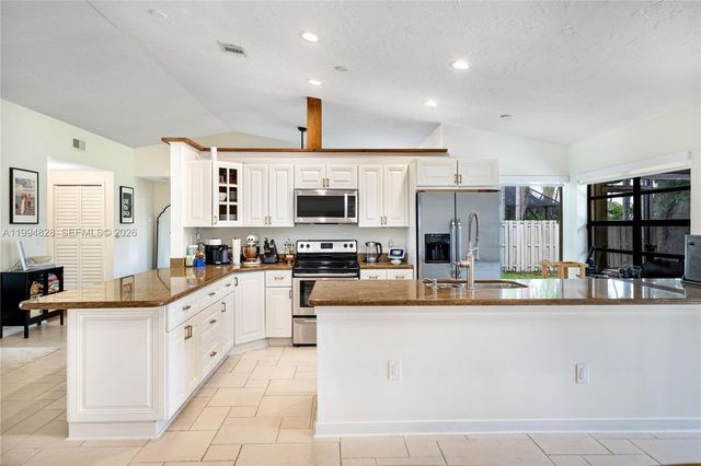 1110 Cedar Creek Way, Davie, FL 33325