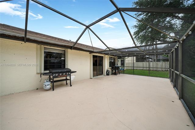 1110 Cedar Creek Way, Davie, FL 33325