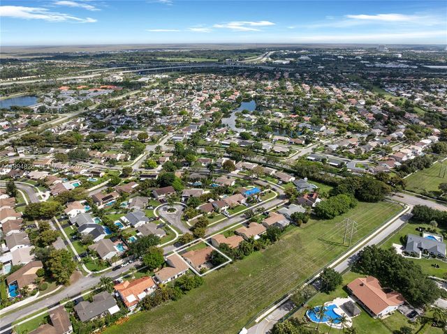 1110 Cedar Creek Way, Davie, FL 33325