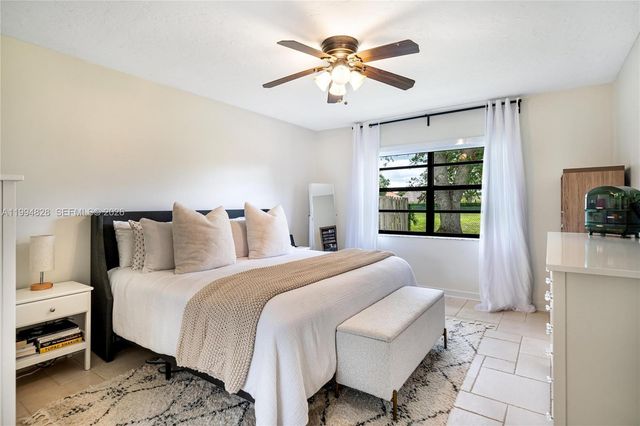 1110 Cedar Creek Way, Davie, FL 33325