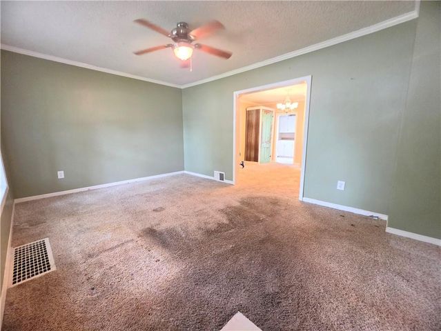 1409 S Kings Highway, Independence, MO 64055