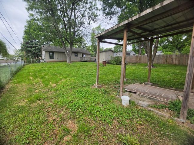 1409 S Kings Highway, Independence, MO 64055