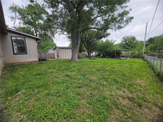 1409 S Kings Highway, Independence, MO 64055
