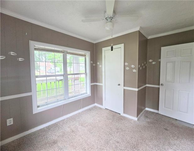 1409 S Kings Highway, Independence, MO 64055