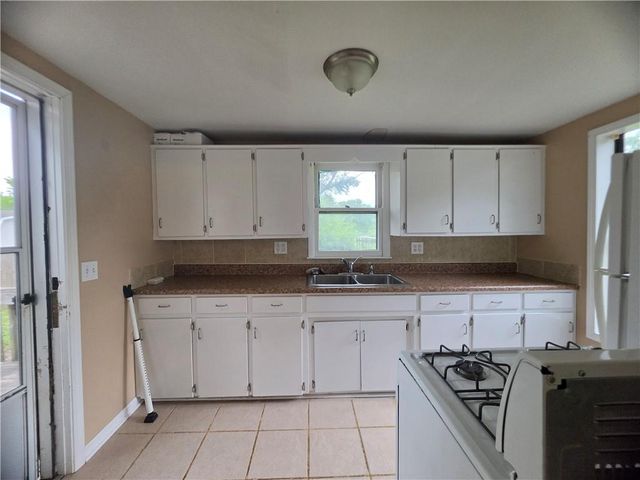 1409 S Kings Highway, Independence, MO 64055