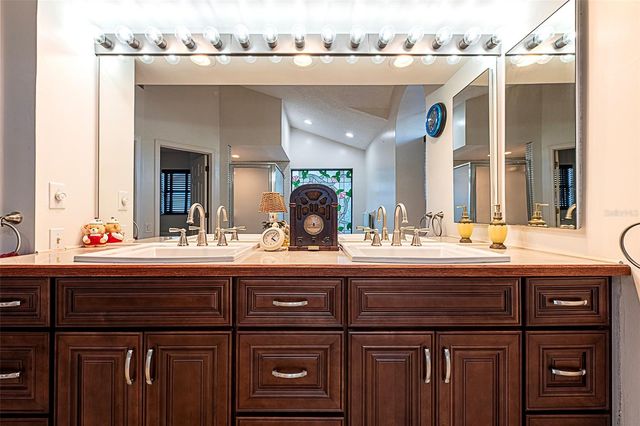 450 WATERFORD CIRCLE E, Tarpon Springs, FL 34688