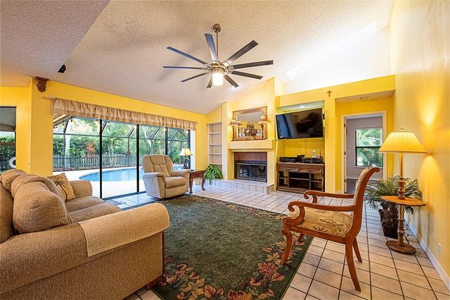 450 WATERFORD CIRCLE E, Tarpon Springs, FL 34688