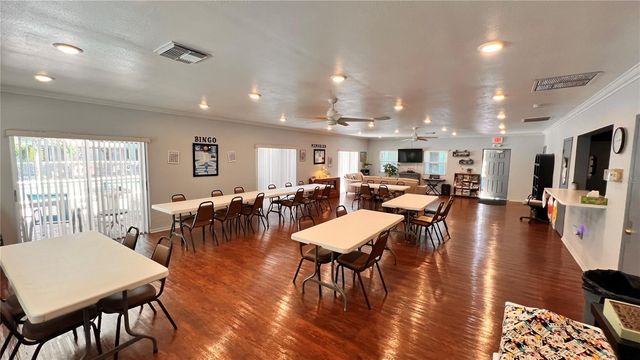 801 83RD AVENUE N 114, St Petersburg, FL 33702