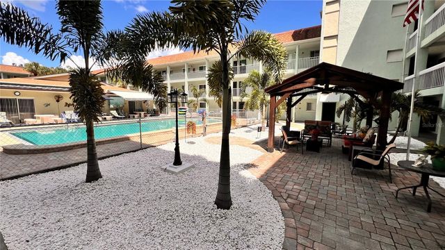 801 83RD AVENUE N 114, St Petersburg, FL 33702