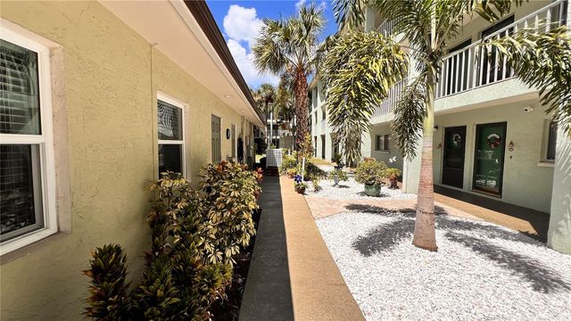 801 83RD AVENUE N 114, St Petersburg, FL 33702