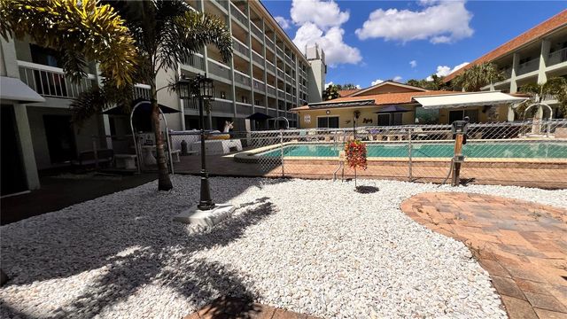 801 83RD AVENUE N 114, St Petersburg, FL 33702