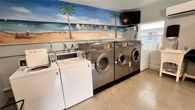 801 83RD AVENUE N 114, St Petersburg, FL 33702
