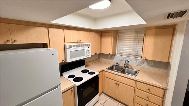 801 83RD AVENUE N 114, St Petersburg, FL 33702
