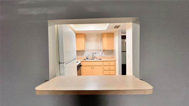 801 83RD AVENUE N 114, St Petersburg, FL 33702