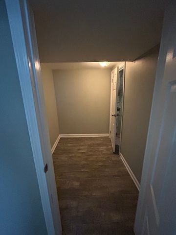 8211 S Saginaw Avenue, Chicago, IL 60617