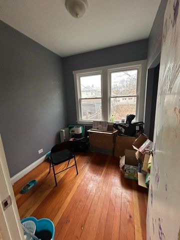 8211 S Saginaw Avenue, Chicago, IL 60617