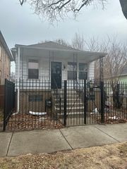 8211 S Saginaw Avenue, Chicago, IL 60617