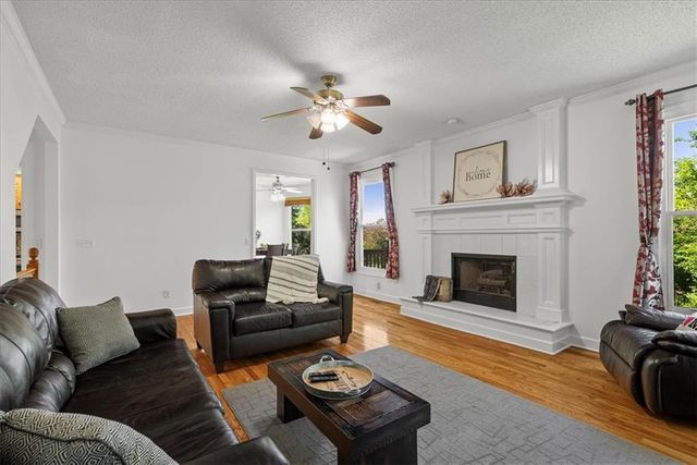14436 Hemlock Street, Overland Park, KS 66223