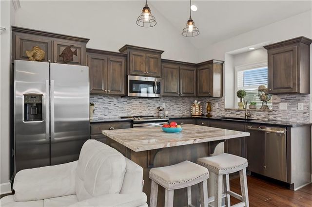 1112 SW 10th Terrace, Oak Grove, MO 64075