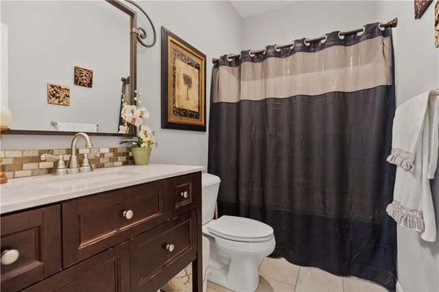 1112 SW 10th Terrace, Oak Grove, MO 64075