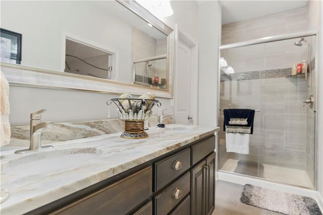 1112 SW 10th Terrace, Oak Grove, MO 64075