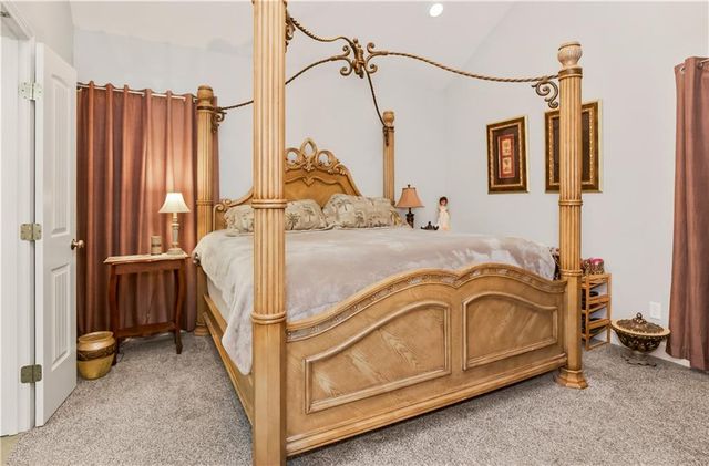 1112 SW 10th Terrace, Oak Grove, MO 64075