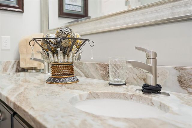 1112 SW 10th Terrace, Oak Grove, MO 64075