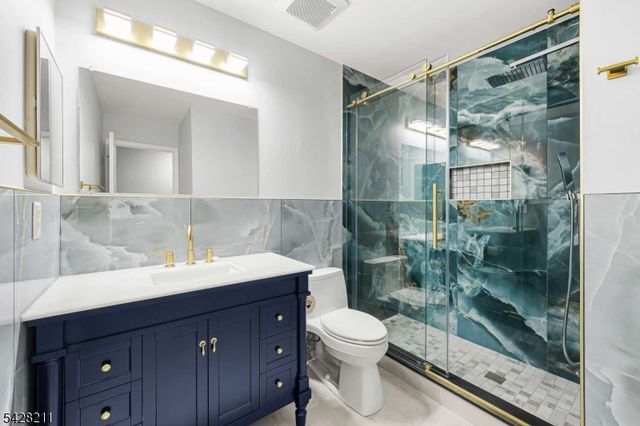 150 Nantwich Ct, Franklin Twp., NJ 08873