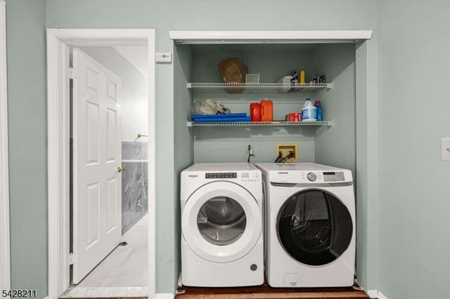 150 Nantwich Ct, Franklin Twp., NJ 08873