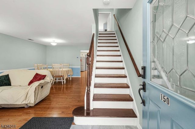 150 Nantwich Ct, Franklin Twp., NJ 08873