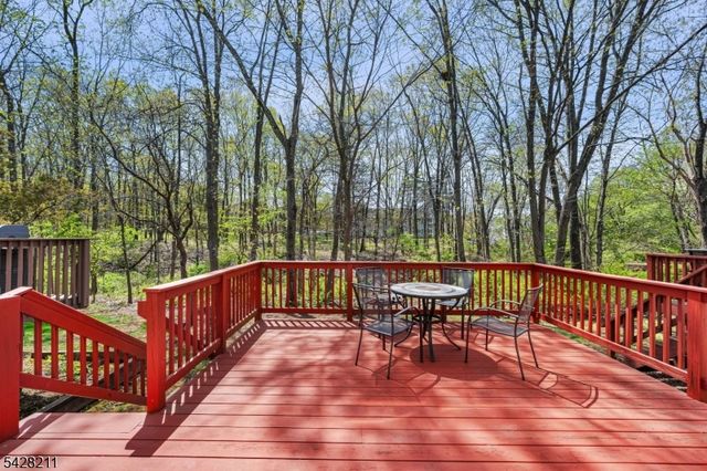 150 Nantwich Ct, Franklin Twp., NJ 08873