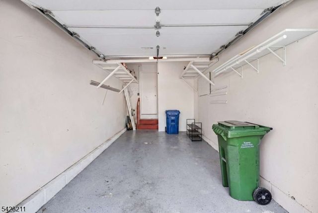 150 Nantwich Ct, Franklin Twp., NJ 08873