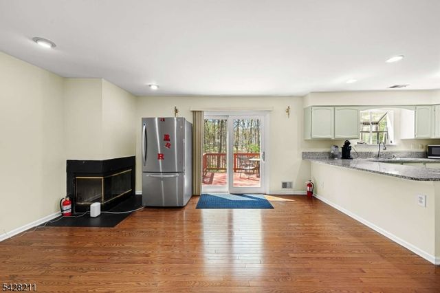 150 Nantwich Ct, Franklin Twp., NJ 08873