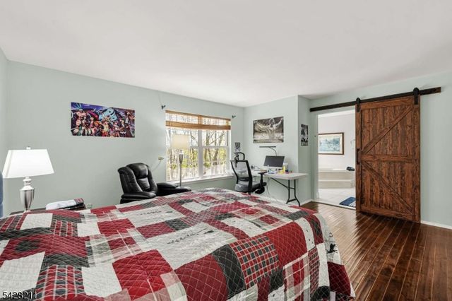 150 Nantwich Ct, Franklin Twp., NJ 08873