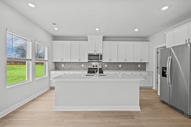 1580 Erindale Drive, Wellford, SC 29385