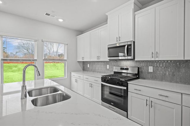 1580 Erindale Drive, Wellford, SC 29385