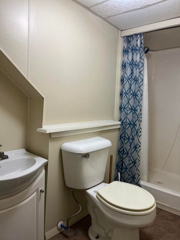 33 N Illinois Street, Hobart, IN 46342