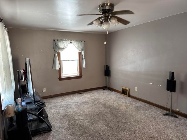 33 N Illinois Street, Hobart, IN 46342