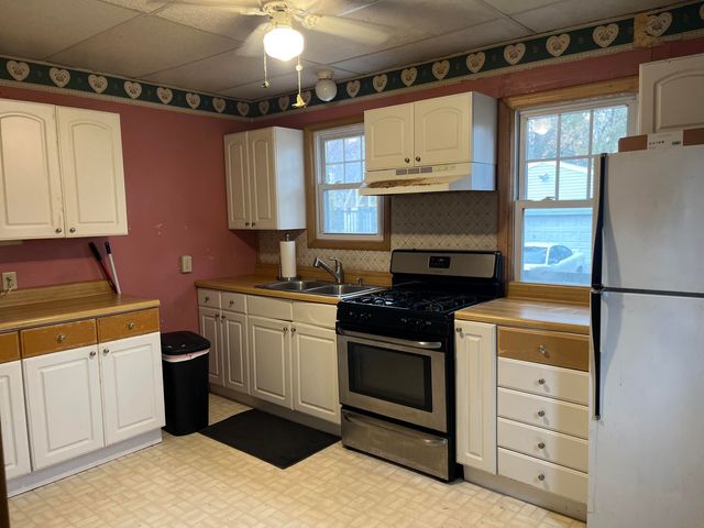 33 N Illinois Street, Hobart, IN 46342