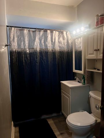 33 N Illinois Street, Hobart, IN 46342